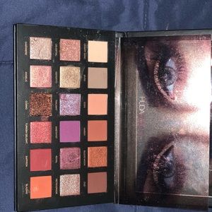 HUDA BEAUTY Makeup - Buda beauty palette HUDA BEAUTY Makeup - Buda beauty palette